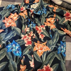 Aeropostale Men's Tropical Floral Shirt - Navy and Multicolor